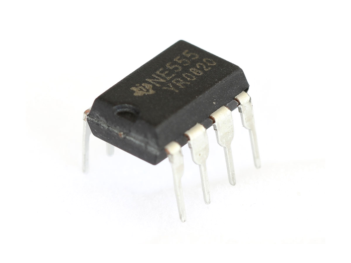 NE555P Trimmer monostabile e regolabile DIP-8